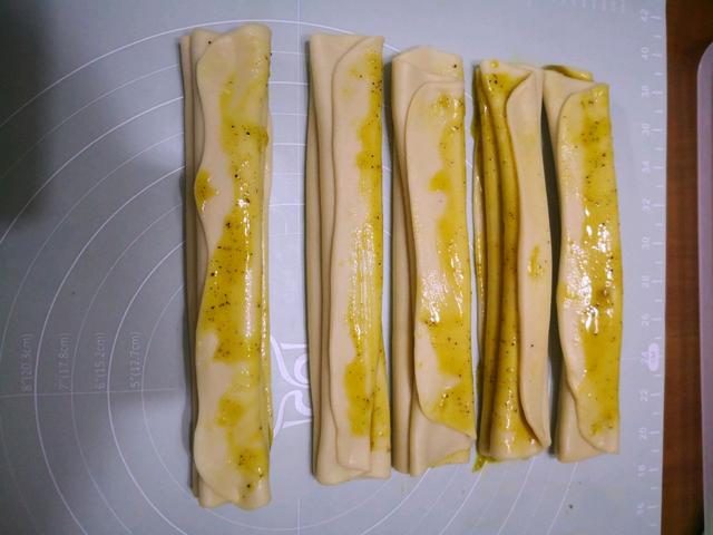 香喷喷的「手抓饼」的做法+配方,外脆里软,超级香
