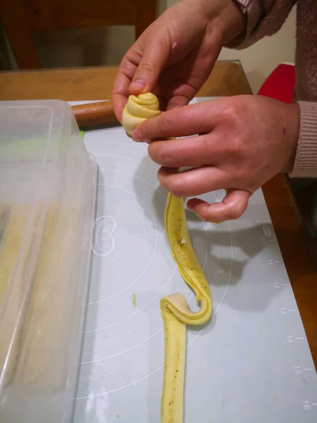 香喷喷的「手抓饼」的做法+配方,外脆里软,超级香