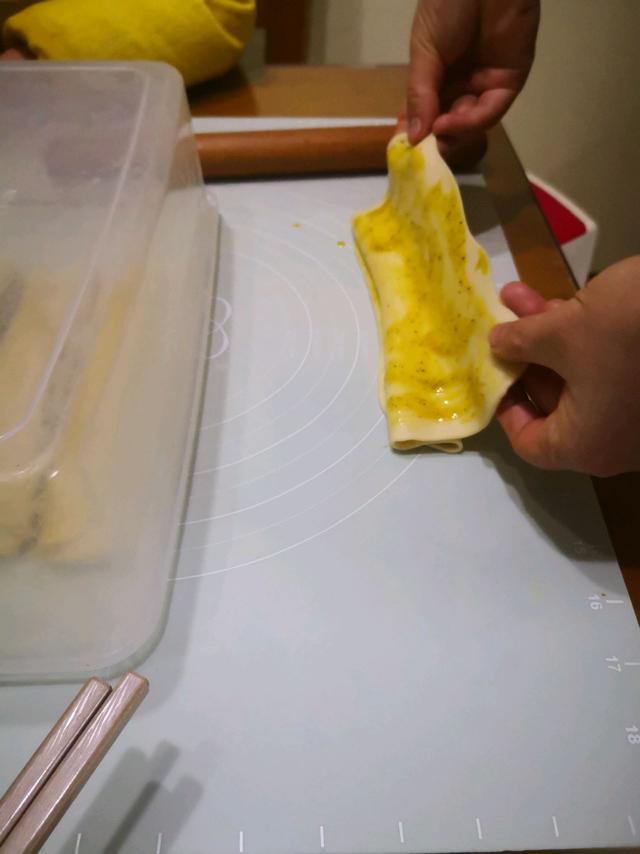 香喷喷的「手抓饼」的做法+配方,外脆里软,超级香