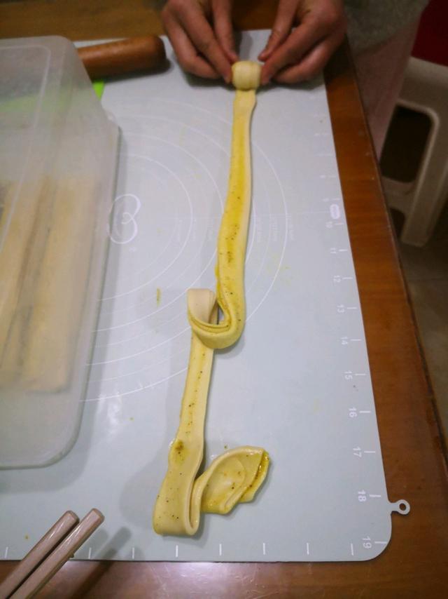香喷喷的「手抓饼」的做法+配方,外脆里软,超级香