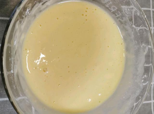 想吃蛋糕却没有打蛋器?试试蒸蛋糕,不用打发不用烤,好吃不上火