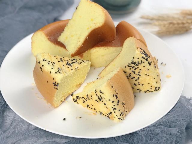 5个鸡蛋,1碗面粉,教你电饭锅做蛋糕,蓬松细腻,比烤的好吃多了