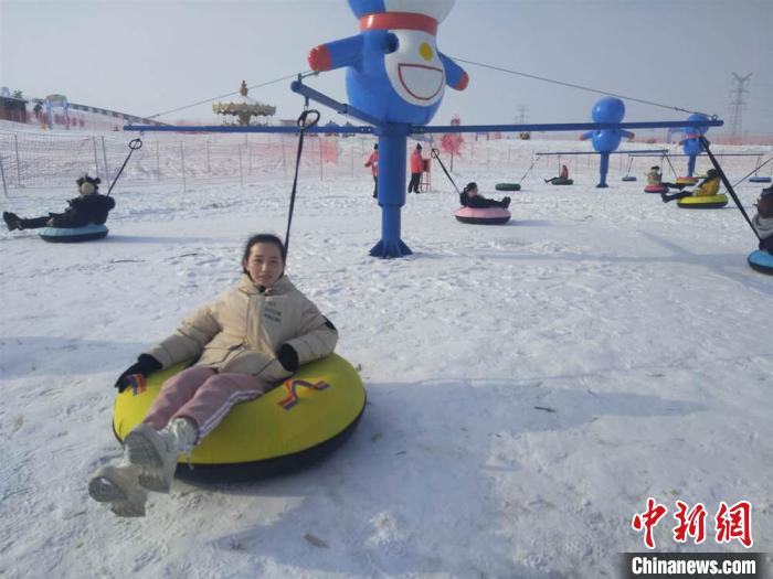 新疆天山天池雪乐园开园迎新年(组图)