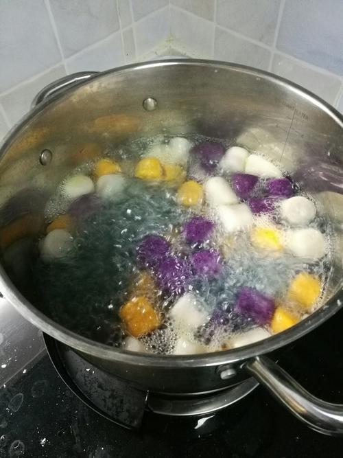 这菜加上适量冰糖,口感清甜,春天比较干燥不妨多喝一些