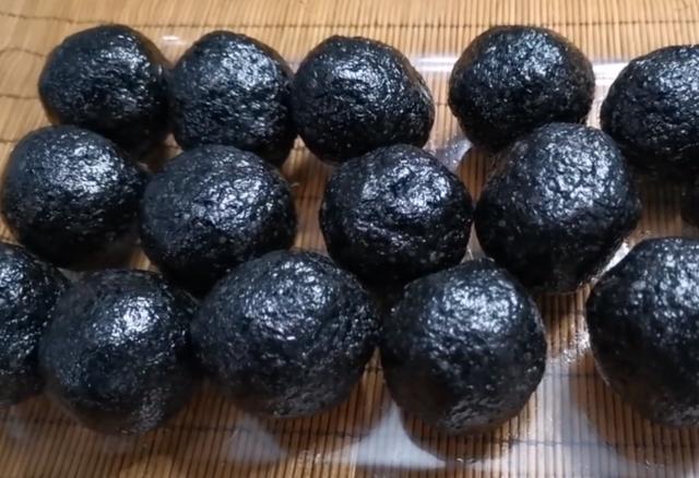 老左教你黑芝麻这样吃,每天一人一粒,简单方便保健养生