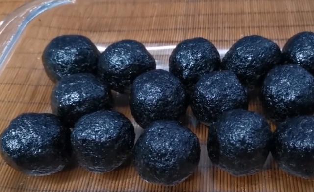 老左教你黑芝麻这样吃,每天一人一粒,简单方便保健养生