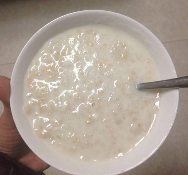 煮粥时加点小料,香浓好喝,还能润肠通便