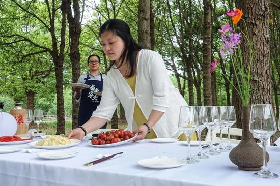 三五好友美酒美食 浦东乡间摆了这道野宴