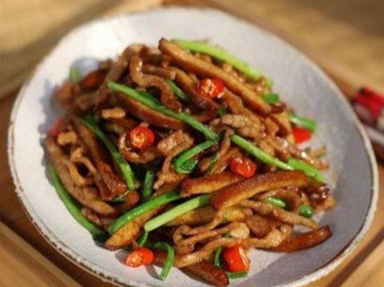 醋烧柿子椒,香辣鸡爪鹌鹑蛋,西红柿烧茄子这几道家常菜的做法