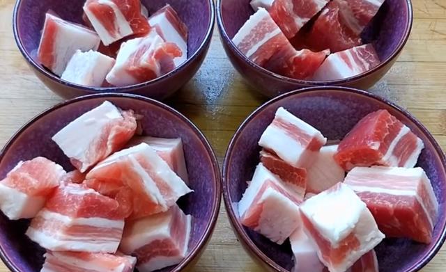 我家五花肉从不红烧,淋2个鸡蛋,不用炒也不炖,上桌3斤都不够吃