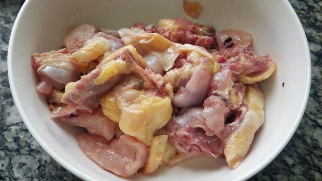 鸡肉不要炒着吃，教你一道广东南乳蒸鸡，简单美味，太香了