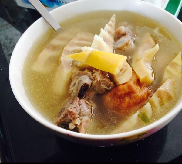 这样做出来的香菇春笋鸡汤超美味,营养好吃能解馋,孩子特喜欢