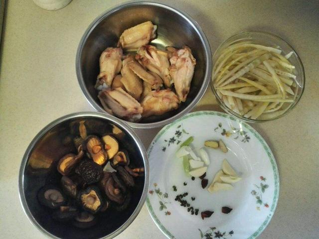 这样做出来的香菇春笋鸡汤超美味,营养好吃能解馋,孩子特喜欢