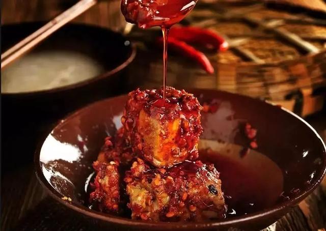 一口气"红"了150年的豆腐乳,吃到嘴里,味道妙不可言!