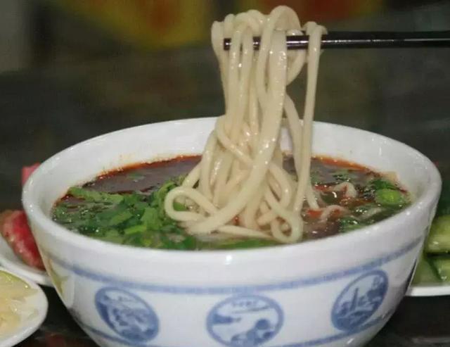 10块钱一碗的兰州拉面,究竟有多少利润?解开多年的疑惑