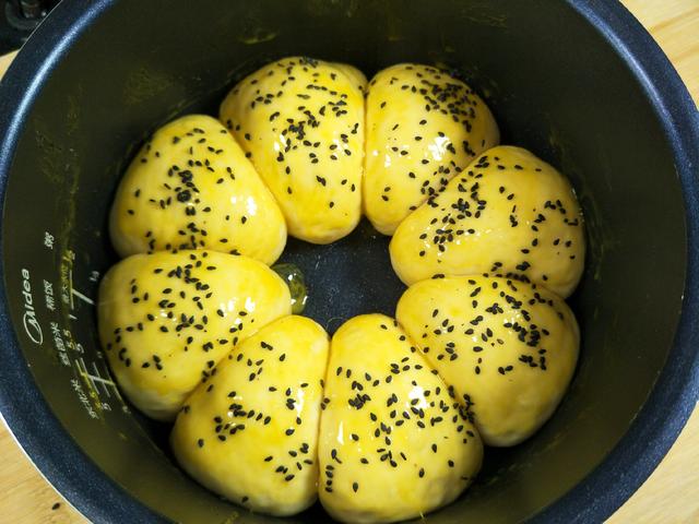 电饭煲烤面包,不用一滴水,不用打发,口感细腻柔软,比买的还香