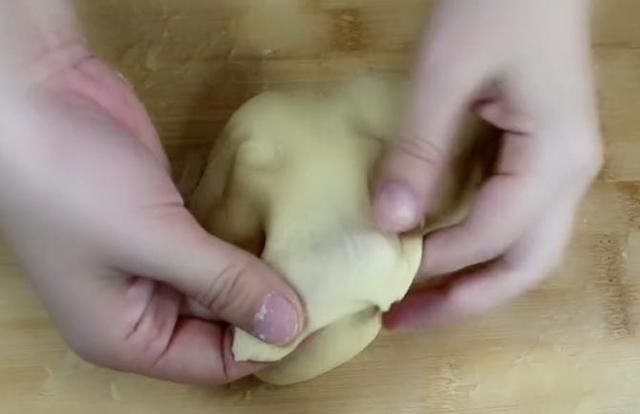 电饭煲烤面包,不用一滴水,不用打发,口感细腻柔软,比买的还香