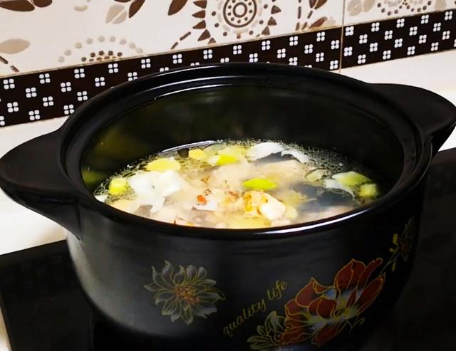 炖鸡汤前,多加这一步,汤汁鲜嫩好喝无腥味,大人小孩都爱喝