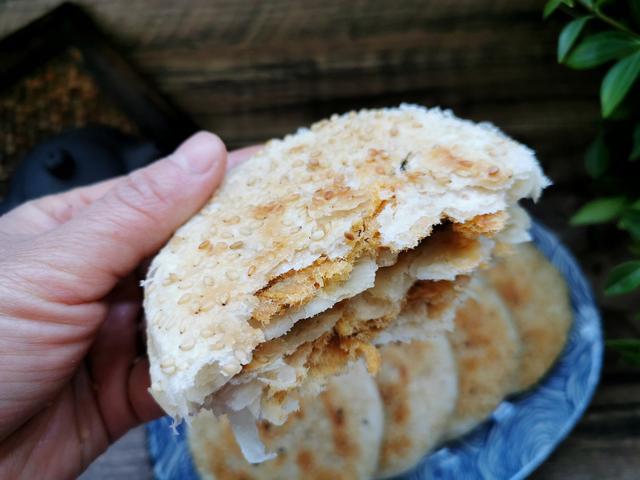 家常酥饼的简单做法,不用烤箱,层次分明,个个酥得掉渣
