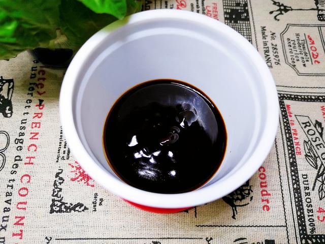 面粉加水自制甜面酱,学会再也不用去买了,口感鲜香5分钟就搞定