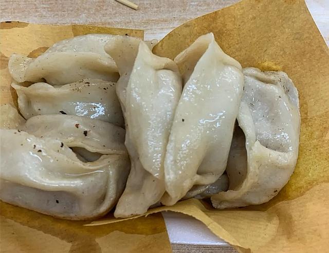 上海锅贴第10期:成山路上四十年老店,每天都排长队的锅贴实在嗲