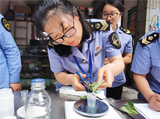 青神市场监管局食物快检 让您的菜篮子安全放心