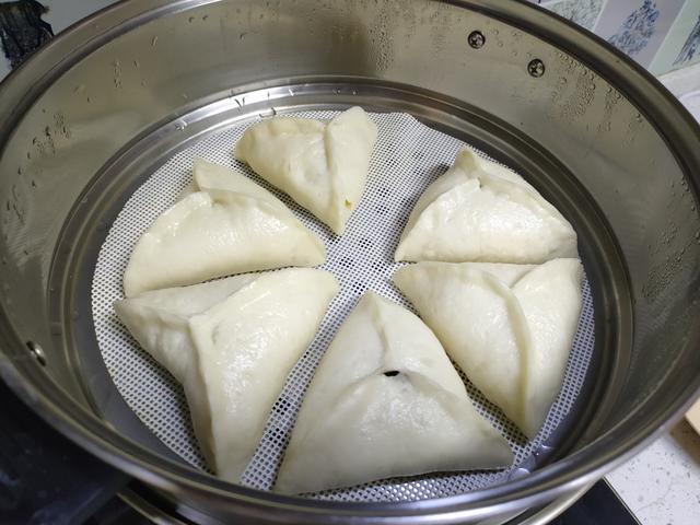 面粉别只会蒸馒头,教你老式红糖包做法,香甜松软,小时候的味道