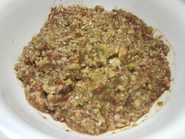 老厨师教你做芹菜肉包子,皮薄馅多、松软可口,赶快收藏哦