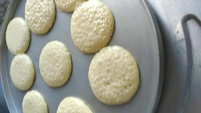 面点师傅教你做酸奶饼,暄软蓬松奶香味浓,做法简单营养丰富