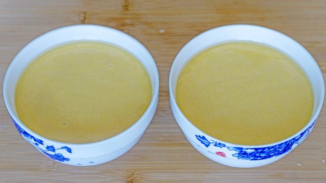 零失败玉米面发糕做法,筷子一搅上锅一蒸,一次成功,比蛋糕好吃