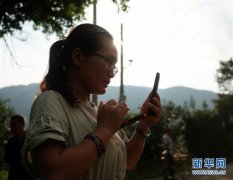 山村裡的網絡主播：請你