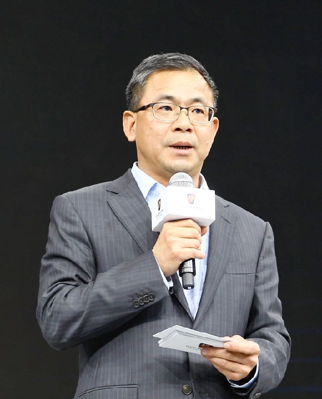 上汽集团总裁王晓秋：加快人工智能与汽车产业的深度融合
