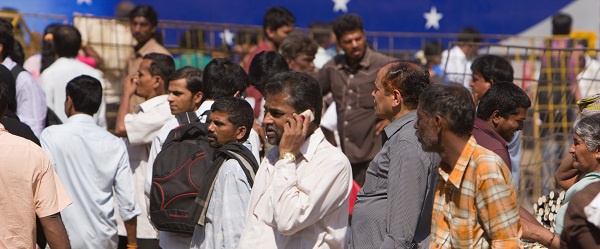 印度Q2智能手机出货量下跌近一半：为10年来最大