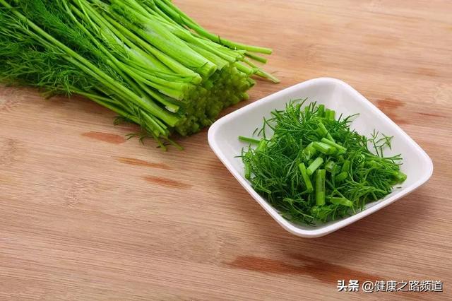 在夏天吃茴香菜,有这几大作用,夏季养生不妨来点茴香菜