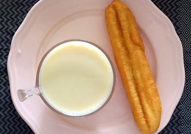 现在才知道,下面这4种美食不适合早餐吃,哪些是你正在吃的?