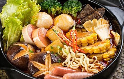 夏天吃麻辣烫还需要理由?当然,用三个字来概括就是"补解暖"
