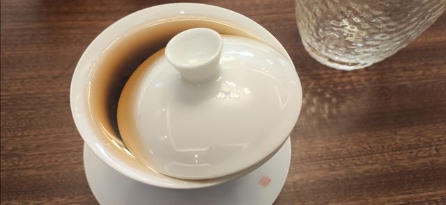 过了任性的年纪,喝茶就是身体的选择了