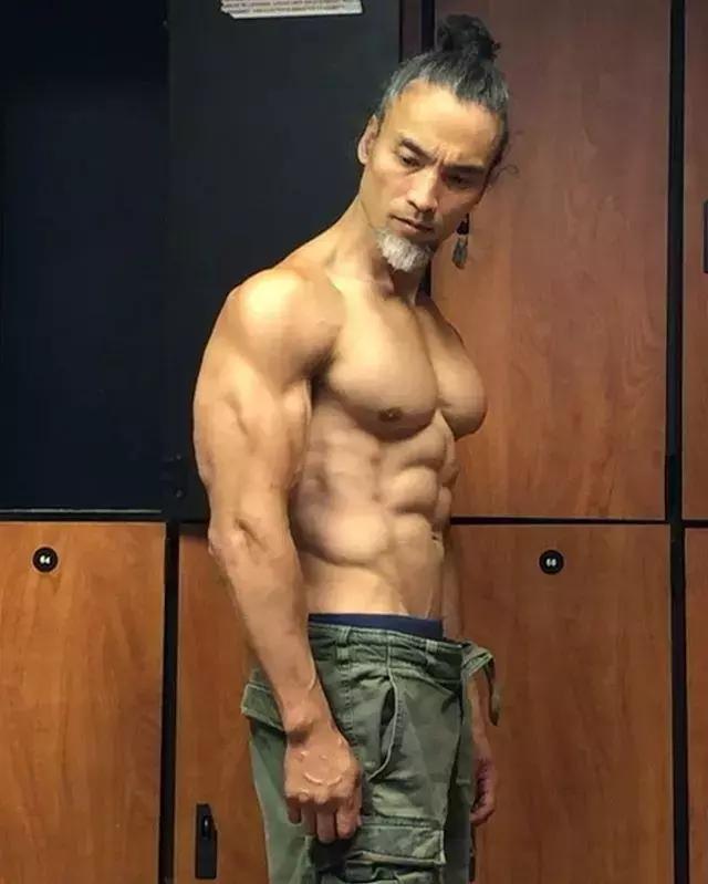那些坚持健身直到50岁的人,心态和肌肉会发生什么变化?
