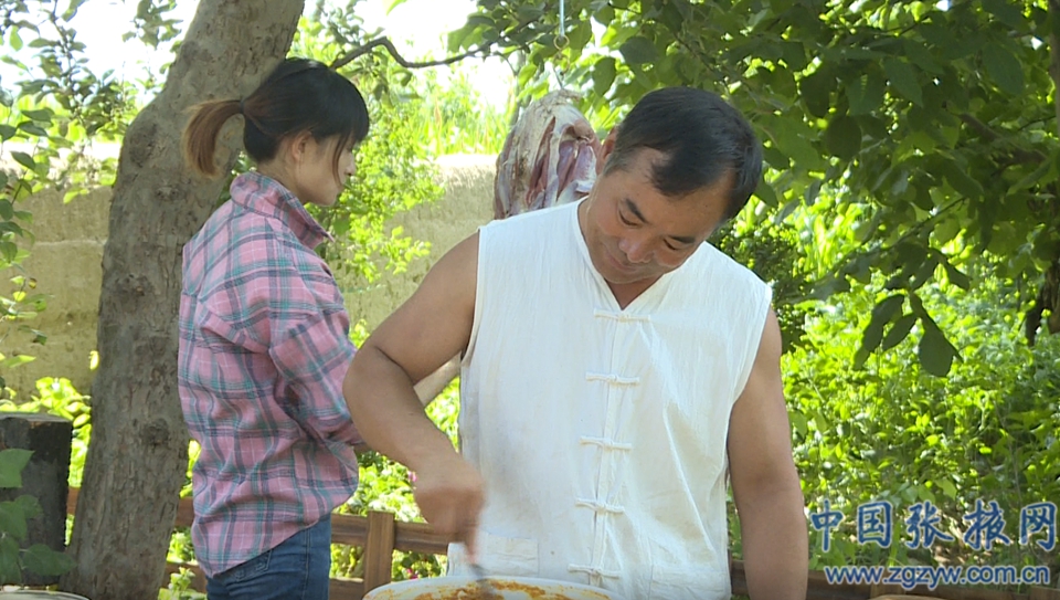 甘州：村野食叔曹进和他的美食直播