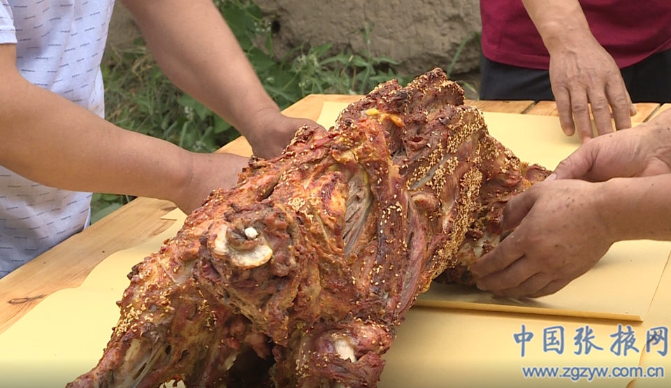 甘州：村野食叔曹进和他的美食直播