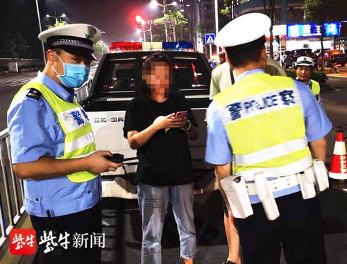 女司机吃醉虾被查出酒驾，警方：不少食物吃了会“被酒驾”，对含酒精菜品应警惕