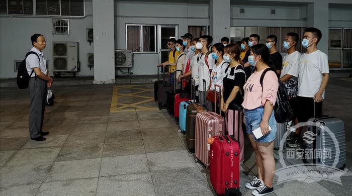 陕西烹饪学子启程奔赴全国各地 传播三秦美食文