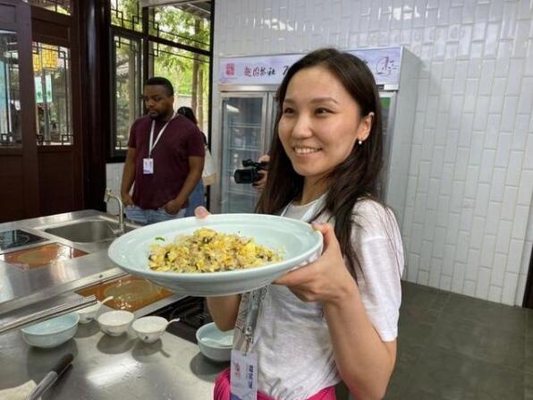 色香味俱全！外籍友人探寻扬州“美食档案”