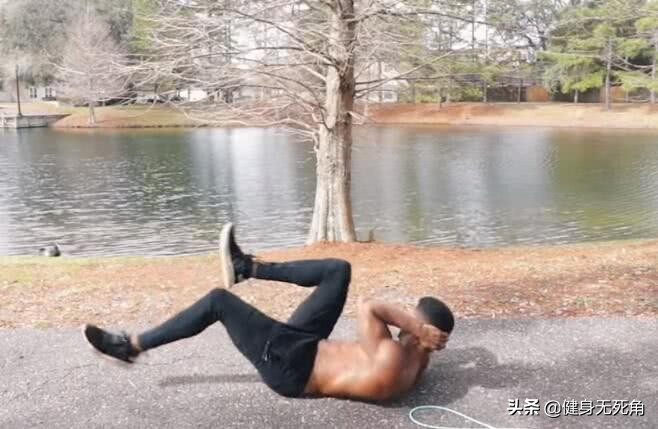 为大家介绍几个健身动作,帮助大家更好的减肥增肌