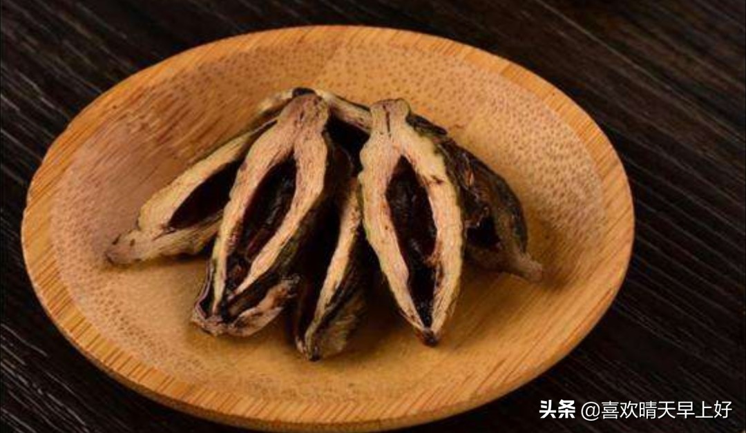 这四种被大家拉入“黑名单”的水果,吃多伤身你知道都是哪些吗?
