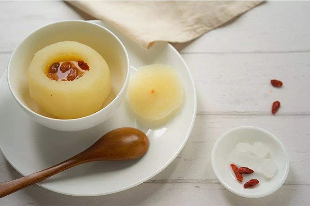 天冷吃水果,这几种水果加热后吃,营养更高