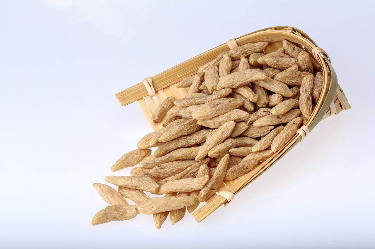 麦冬，补肺胃心三经之阴，常用于慢性胃炎胃溃疡、糖尿病、失眠等