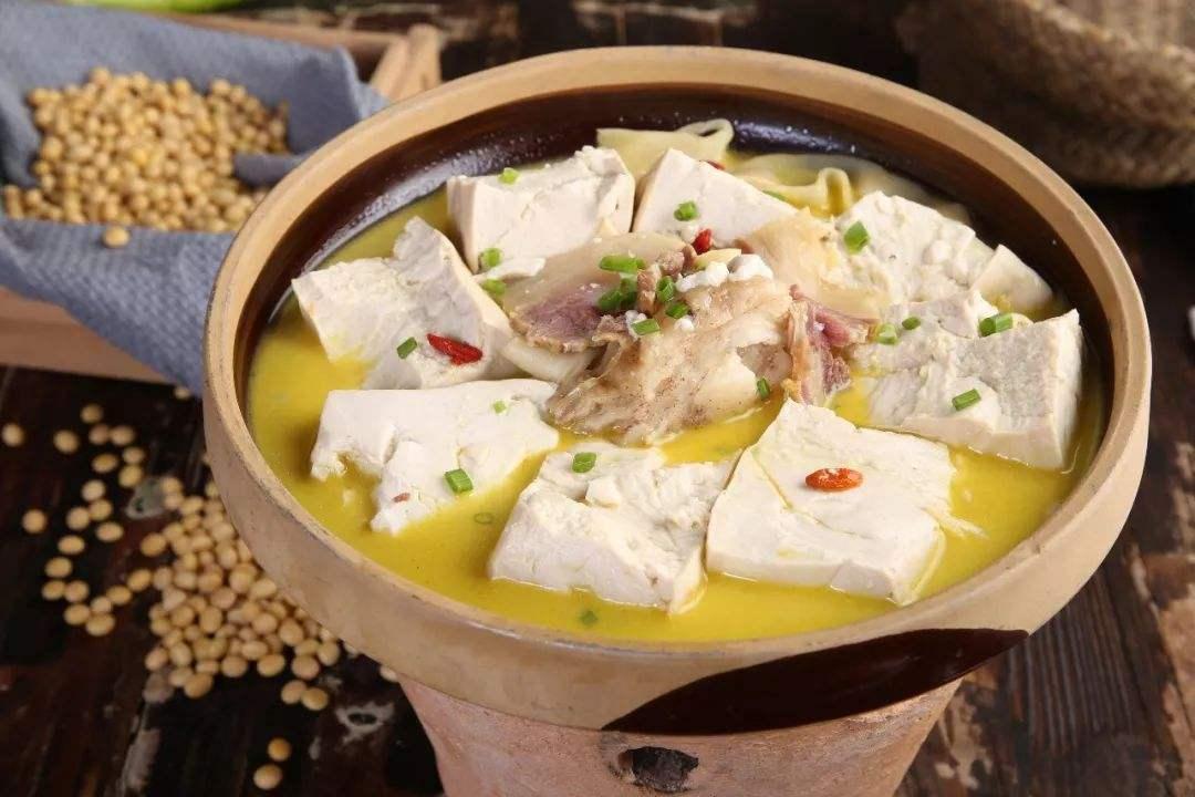 白发越长越多,并非变老的信号,可能是身体缺乏这3种元素了
