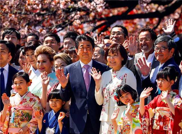 安倍的大国梦破灭:菅义伟反叛,安倍晋三入狱难逃?