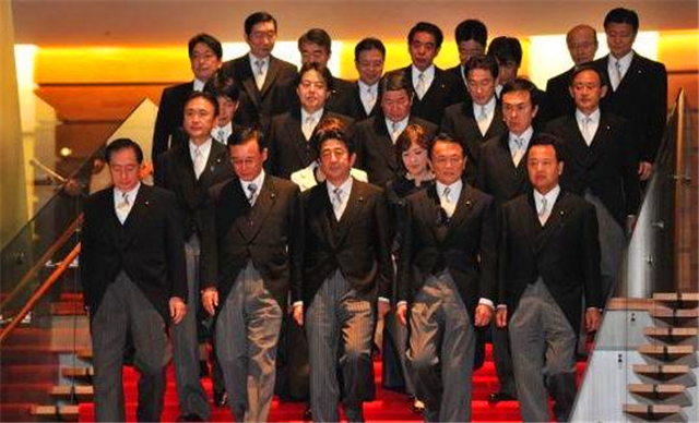 安倍的大国梦破灭:菅义伟反叛,安倍晋三入狱难逃?